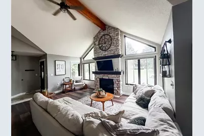 1053  Canary Ln, Onalaska, WI 54650 - Photo 7