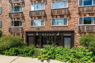 2222 E Belleview Pl, Milwaukee, WI 53211 - Photo 17