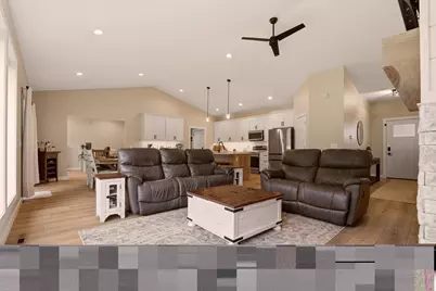 3207  Cortland St, Holmen, WI 54636 - Photo 5