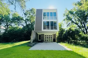 6022 N Sunny Point Rd, Milwaukee, WI 53209 - Photo 1