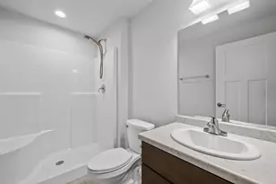 16791 W Wynfield Ct, New Berlin, WI 53151 - Photo 21