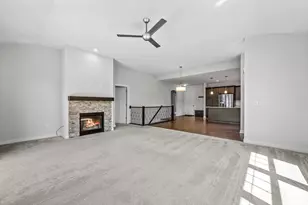 16791 W Wynfield Ct, New Berlin, WI 53151 - Photo 9