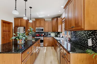 1606 S Carver Ln, Appleton, WI 54914 - Photo 3