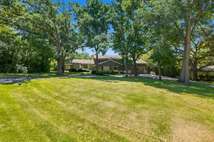 S23W26149 Canterbury Ln, Waukesha, WI 53188 - Photo 3