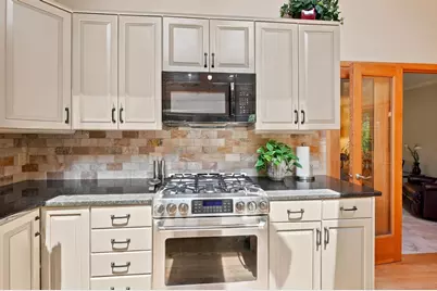 S23W26149  Canterbury Ln, Waukesha, WI 53188 - Photo 7