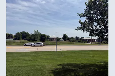 2530 W Waukau Ave, Oshkosh, WI 54904 - Photo 3