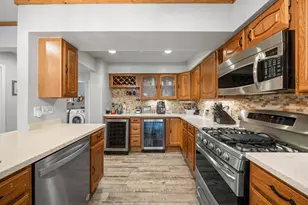 814 Kendall Ln, Lake Geneva, WI 53147 - Photo 3