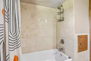 6964 N Braeburn Ln, Glendale, WI 53209 - Photo 33