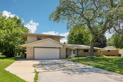 6964 N Braeburn Ln, Glendale, WI 53209 - Photo 3