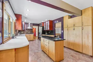 6964 N Braeburn Ln, Glendale, WI 53209 - Photo 15