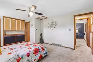 6964 N Braeburn Ln, Glendale, WI 53209 - Photo 35