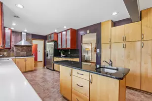 6964 N Braeburn Ln, Glendale, WI 53209 - Photo 17