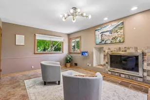 6964 N Braeburn Ln, Glendale, WI 53209 - Photo 19
