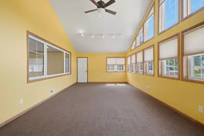 16730  Willow Ridge Ln, Brookfield, WI 53005 - Photo 5