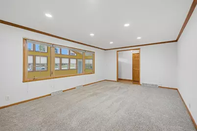 16730  Willow Ridge Ln, Brookfield, WI 53005 - Photo 7