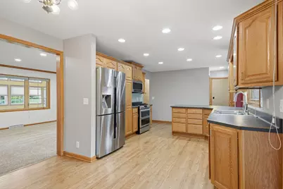 16730  Willow Ridge Ln, Brookfield, WI 53005 - Photo 11