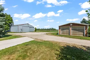 W184 County Rd CW, Ixonia, WI 53036 - Photo 37