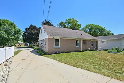 559 N 93rd St, Milwaukee, WI 53226 - Photo 33