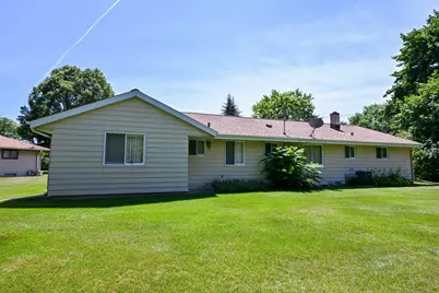 8048 N Greenview Ct, Brown Deer, WI 53223 - Photo 9