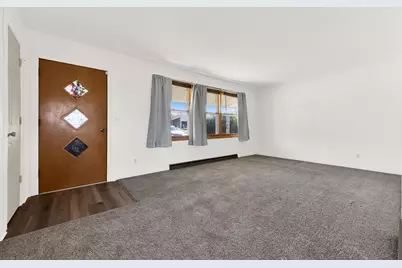5704  Bradford Ave, Racine, WI 53406 - Photo 7