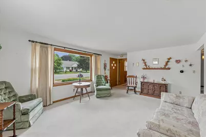 809  New York Ave, Oostburg, WI 53070 - Photo 5