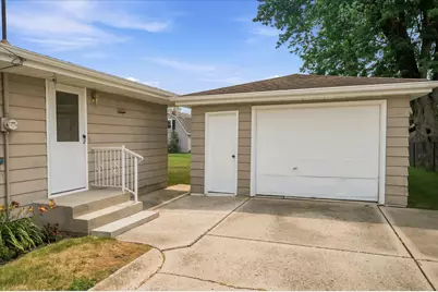 809  New York Ave, Oostburg, WI 53070 - Photo 21