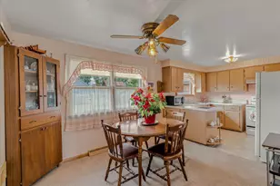 809 New York Ave, Oostburg, WI 53070 - Photo 7