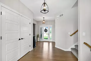 N66W15735 Fox Meadow Dr, Menomonee Falls, WI 53051 - Photo 5