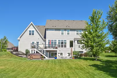 N66W15735  Fox  Meadow Dr, Menomonee Falls, WI 53051 - Photo 49