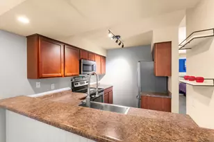 N110W17155 Ashbury Ln, Germantown, WI 53022 - Photo 7