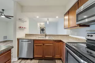N110W17155 Ashbury Ln, Germantown, WI 53022 - Photo 9