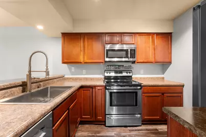 N110W17155  Ashbury Ln #6, Germantown, WI 53022 - Photo 5