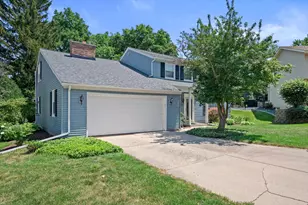 2205 Cottage Ct, Waukesha, WI 53188 - Photo 37