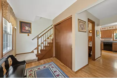 2205  Cottage Ct, Waukesha, WI 53188 - Photo 7