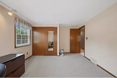 2205  Cottage Ct, Waukesha, WI 53188 - Photo 31