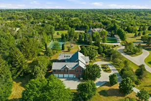 9010 N Upper River Ct, River Hills, WI 53217 - Photo 17