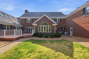 9010 N Upper River Ct, River Hills, WI 53217 - Photo 113