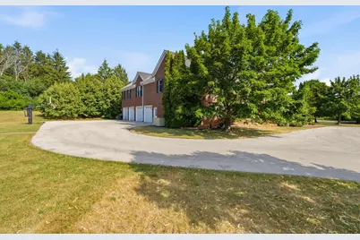 9010 N Upper River Ct, River Hills, WI 53217 - Photo 33