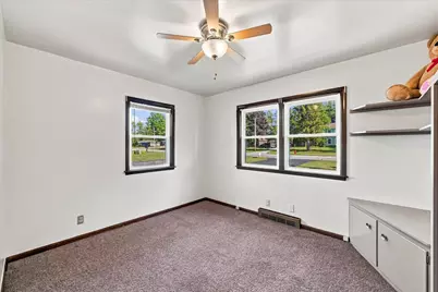 1416 W Washington Ave, Cleveland, WI 53015 - Photo 7