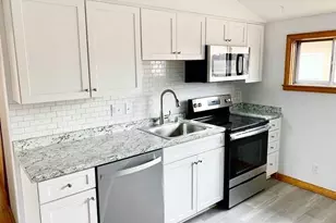 2571 N 62nd St, Wauwatosa, WI 53213 - Photo 7