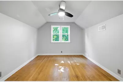 1429 W Homestead Trl, Mequon, WI 53092 - Photo 17