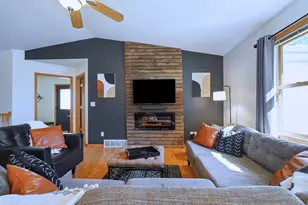 1041 Kristy Ln, Onalaska, WI 54650 - Photo 5