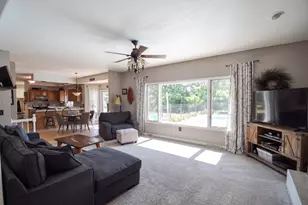 412 E Grant St, Elkhorn, WI 53121 - Photo 5