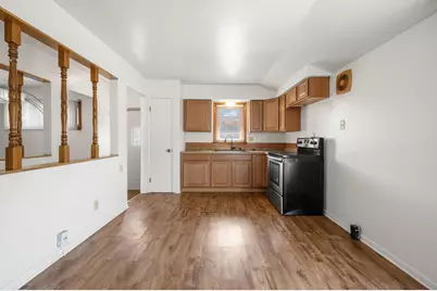 7719 W Winfield Ave, Milwaukee, WI 53218 - Photo 7