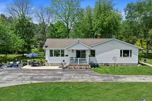 7907 Irish Rd, Two Creeks, WI 54241 - Photo 13