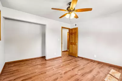 1049 S Glencrest Ct, Saukville, WI 53080 - Photo 29
