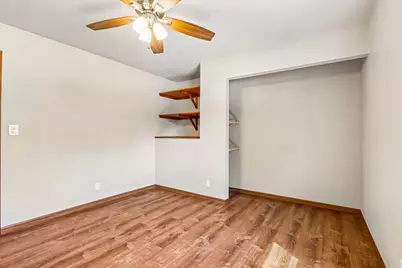 1049 S Glencrest Ct, Saukville, WI 53080 - Photo 27