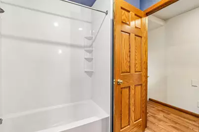 1049 S Glencrest Ct, Saukville, WI 53080 - Photo 33