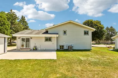 1049 S Glencrest Ct, Saukville, WI 53080 - Photo 39