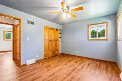 1049 S Glencrest Ct, Saukville, WI 53080 - Photo 23